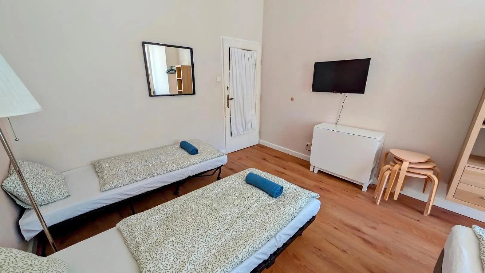 Apartament Flat In Zizkov -401- Praga